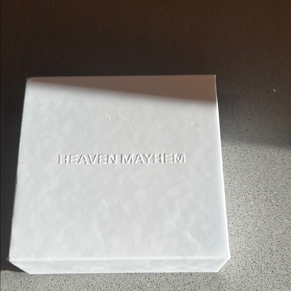 Heaven Mayhem Bar Gold earrings - Picture 3 of 6